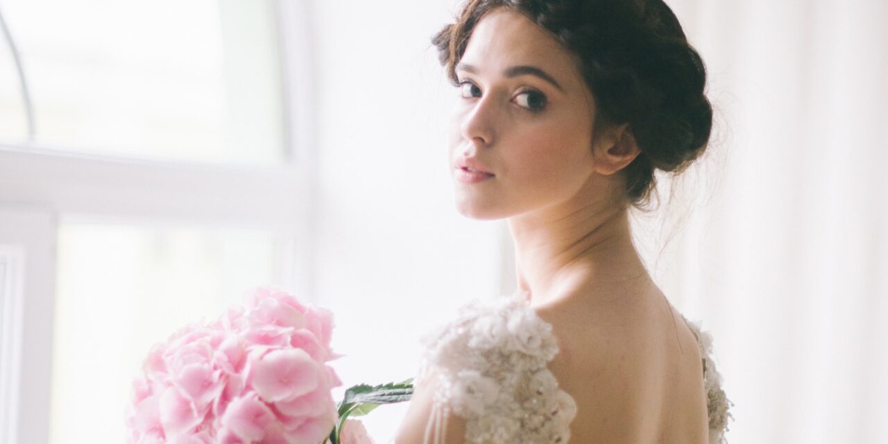 Focus Sposa 2023: il make up  è naturale,  luminoso e dalla raffinata  femminilità.