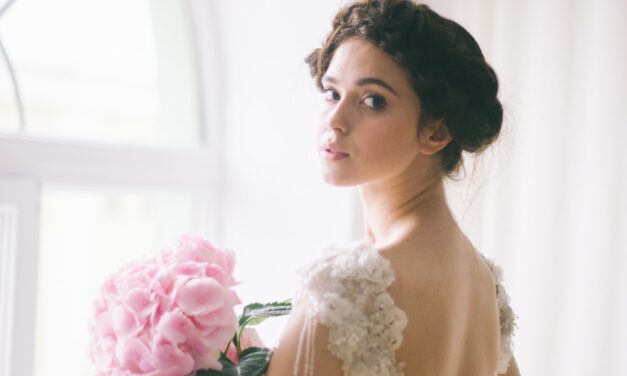 Focus Sposa 2023: il make up  è naturale,  luminoso e dalla raffinata  femminilità.