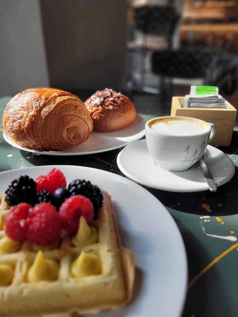 42 restautant colazione