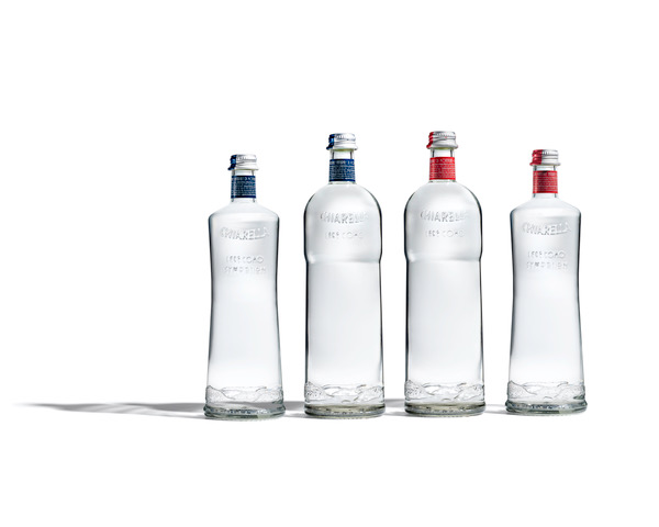 Il designer Lorenzo Palmieri firma due nuovi format della bottiglia icona di Acqua Chiarella