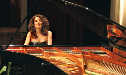 Cristiana Pegoraro – La talentuosa pianista di fama internazionale è l’ideatrice e direttore artistico di Narnia Festival, kermesse di musica, arte e cultura che ha ricevuto la nona Medaglia del Presidente della Repubblica   