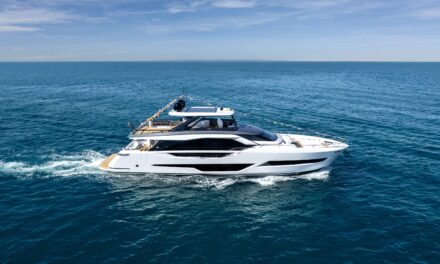 Ferretti Group: Scende in acqua il nuovo Ferretti Yachts 800
