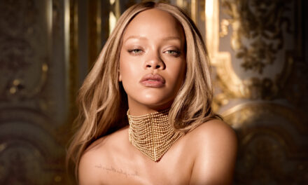Rihanna è la nuova musa del profumo J’Adore Dior nella  campagna realizzata da Steven Klein