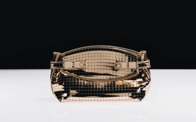Ferragamo: la Hug Pouch collection Holiday 2024