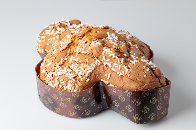 Pasticceria Maresi presenta la sua colomba artigianale per la  Pasqua 2025