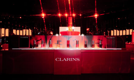 Clarins celebra i 10 anni di Lip Comfort Oil con un party esclusivo