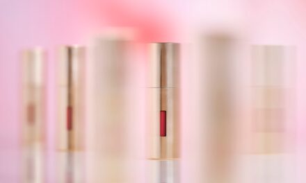 Sisley Paris lancia Color Cloud per labbra e guance irresistibili