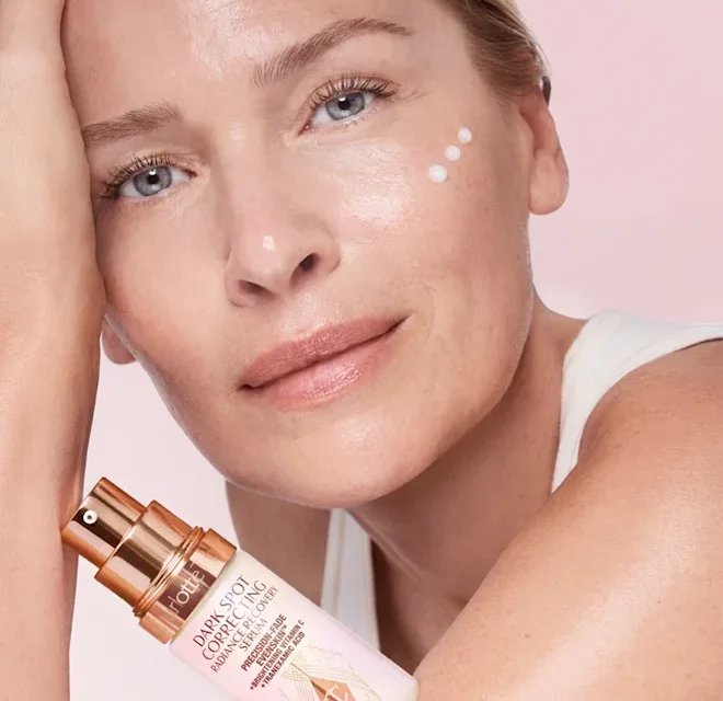Charlotte Tilbury presenta il nuovo Dark Spot Correcting Radiance Recovery Serum