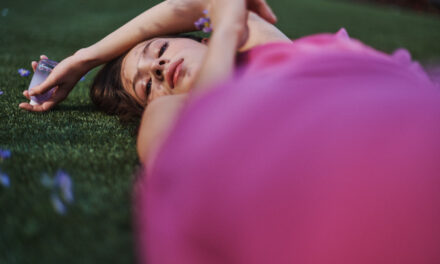 Glossier presenta la nuova fragranza Glossier You Fleur