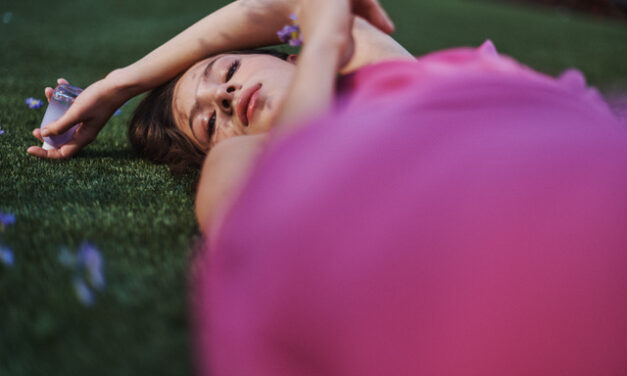 Glossier presenta la nuova fragranza Glossier You Fleur