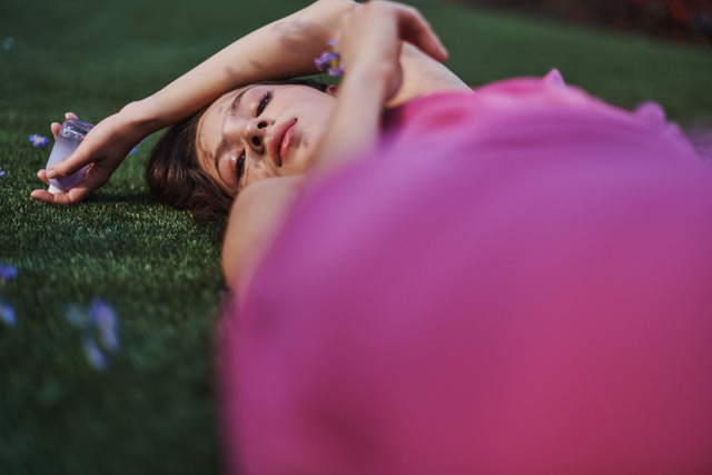 Glossier presenta la nuova fragranza Glossier You Fleur