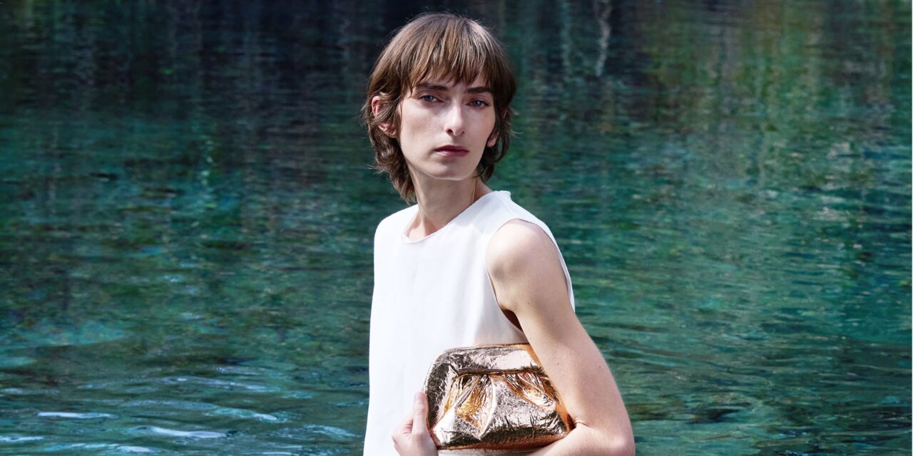 THEMOIRè presenta una capsule di borse realizzate in Pineapple Fabric