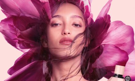 Viktor&Rolf presenta la nuova Eau de Parfum FLOWERBOMB EXTREME