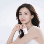 Clarins svela il nuovo Siero Bright Plus contro le macchie scure