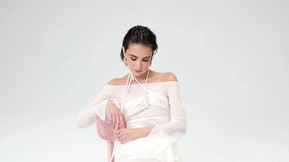 Les Filles d’Eva: l’abito bianco per la SS25 Collection