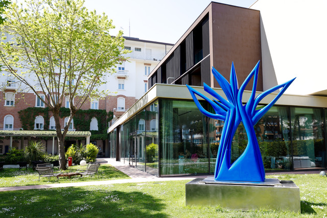 Formas Eternas: la magia delle opere di Pablo Atchugarry al MarePineta Resort di Milano Marittima