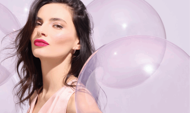 Deborah Milano svela The Gloss, il primo gloss no transfer