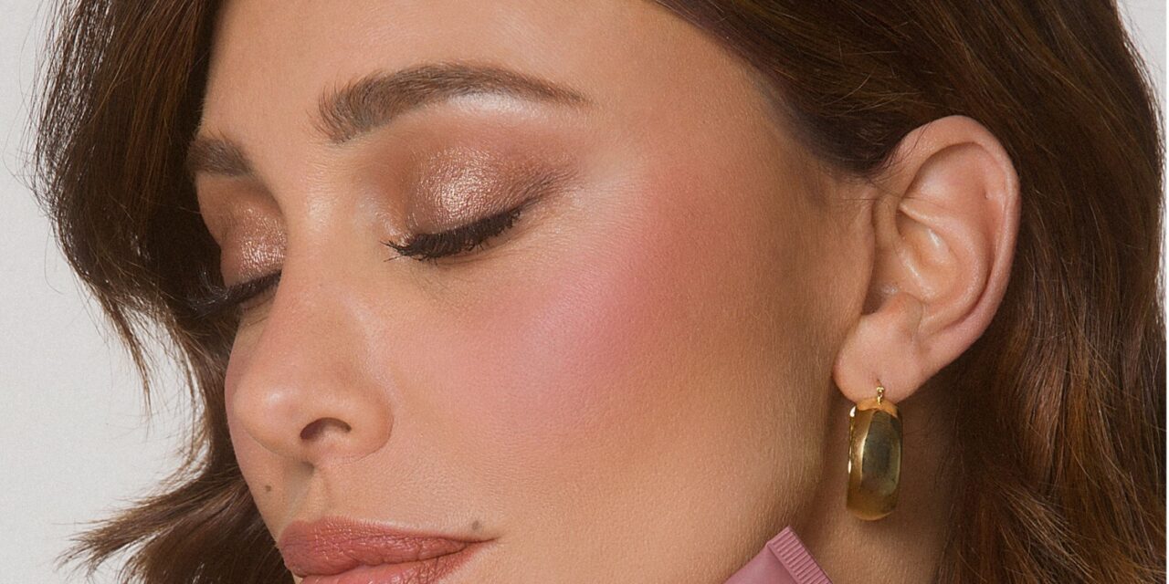 Rebeya lancia Caricia Libre e Halo Libre: blush liquido e bronzer per la donna Rebeya autentica e libera