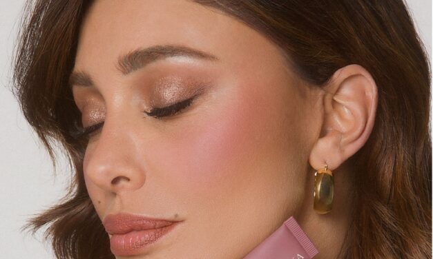 Rebeya lancia Caricia Libre e Halo Libre: blush liquido e bronzer per la donna Rebeya autentica e libera
