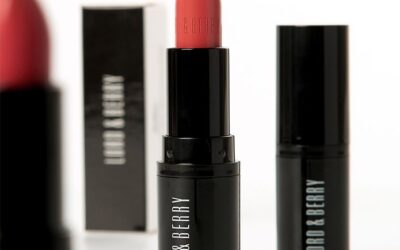Lord & Berry presenta la nuova formula e due tonalità inedite di Vogue Matte Lipstick