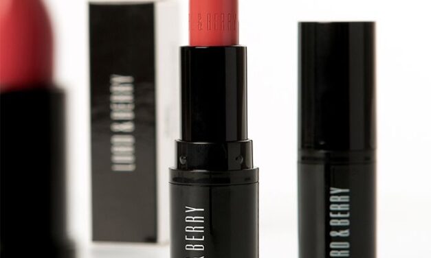 Lord & Berry presenta la nuova formula e due tonalità inedite di Vogue Matte Lipstick