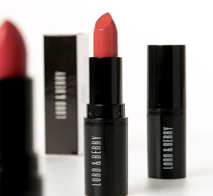 Lord & Berry presenta la nuova formula e due tonalità inedite di Vogue Matte Lipstick