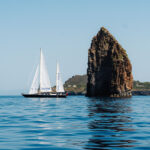 Guess salpa con CLOVIS per un’esclusiva esperienza “by the sea”