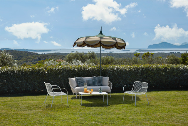 Kartell svela la nuova versione dell’iconico Hiray Sofa