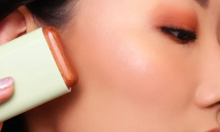 I segreti di Amanda Bell per ottenere il look glow più desiderato dell’estate