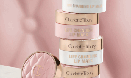 Charlotte Tilbury svela la nuova Life Changing Lip Mask per la cura delle labbra