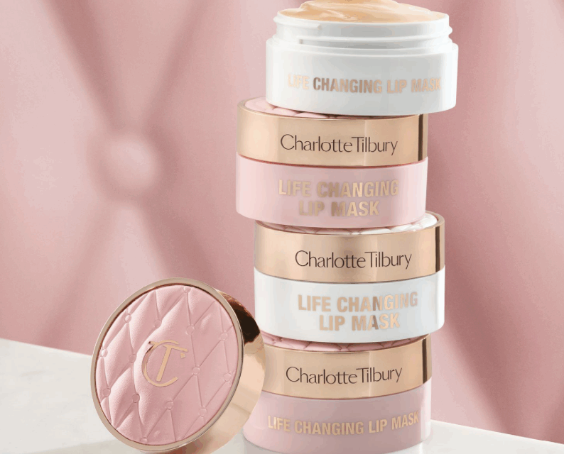 Charlotte Tilbury svela la nuova Life Changing Lip Mask per la cura delle labbra