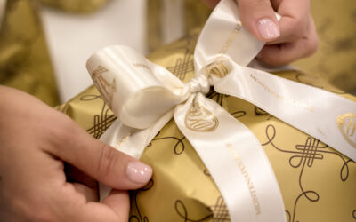 Cova Montenapoleone presenta la magia del Natale: il Panettone iconico e le nuove creazioni 2026