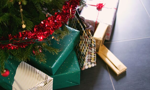 Galateo del regalo di Natale: il ritorno dei doni che restano